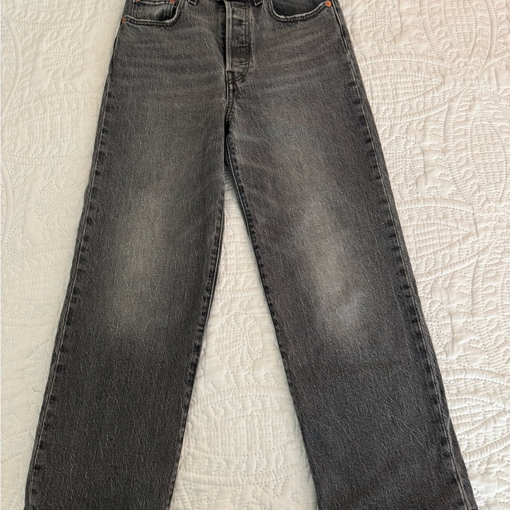Levi's Charcoal Cropped Jeans